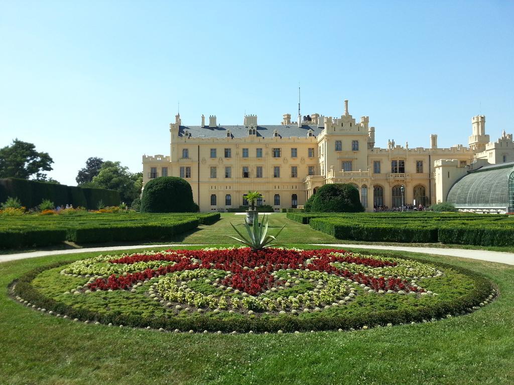 Hotel Princess Ледніце Екстер'єр фото