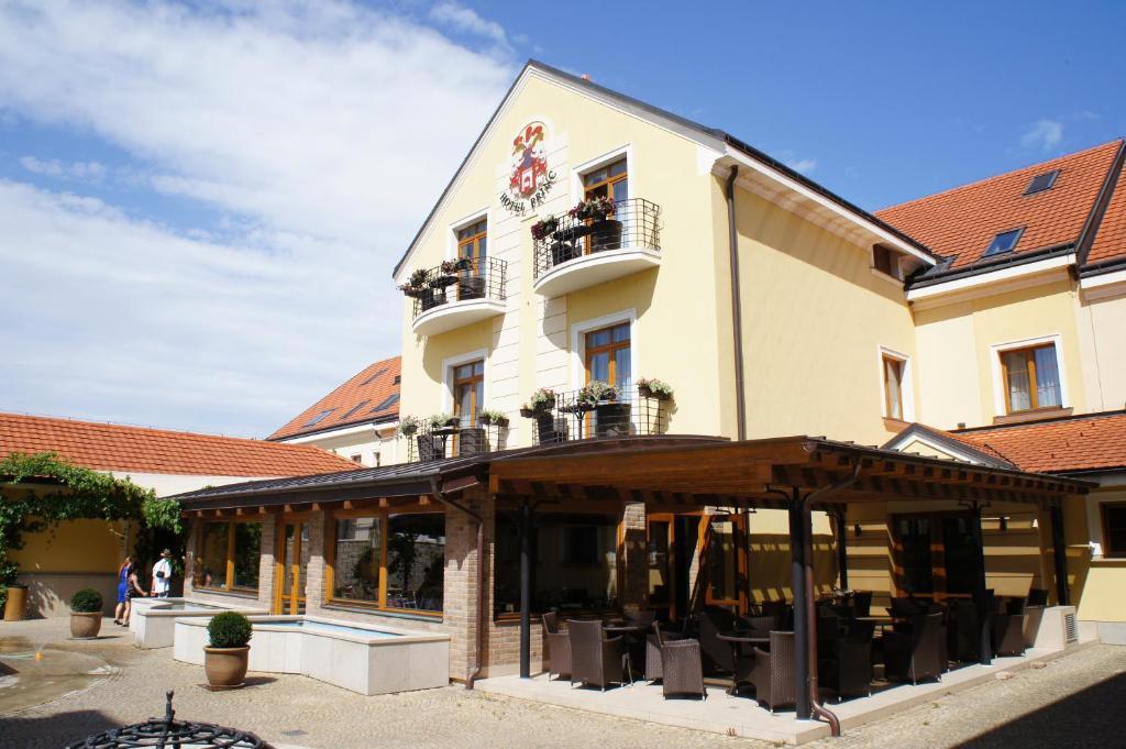 Hotel Princess Ледніце Екстер'єр фото
